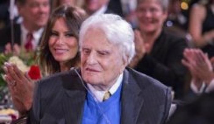 Em 2018, não deixe nada separar você do amor de Deus, aconselha evangelista Billy Graham